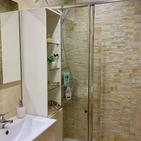 Appartamento Casa Nataliya, Via Tampori 8 6503 *
